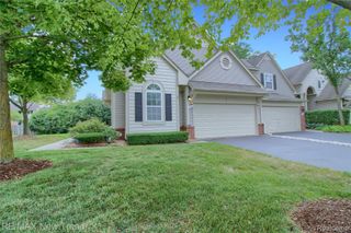 38222 Saratoga Circle, Farmington Hills, MI 48331