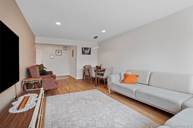 151-25 88th Street 4E, Howard Beach, NY 11414