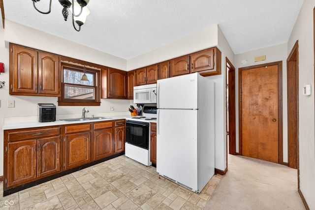 8288 Bluegill Drive, Nineveh, IN 46164