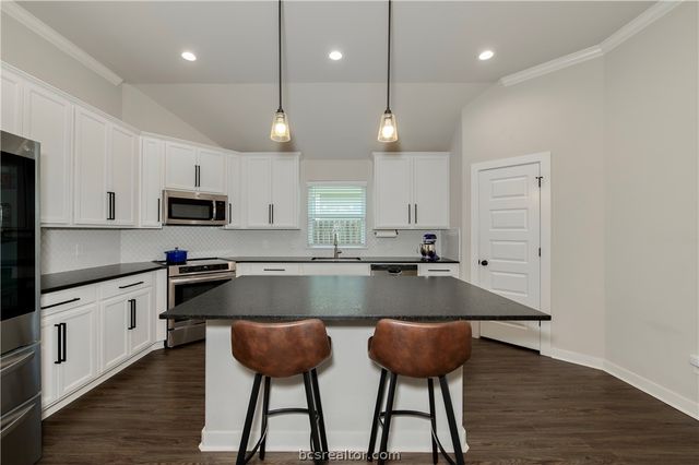 1934 Cambria Drive, Bryan, TX 77807