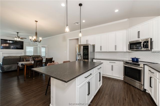 1934 Cambria Drive, Bryan, TX 77807