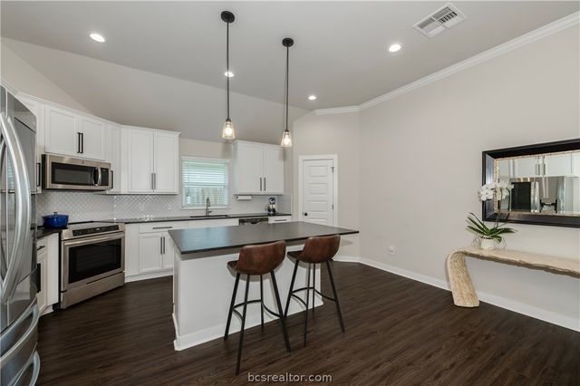 1934 Cambria Drive, Bryan, TX 77807