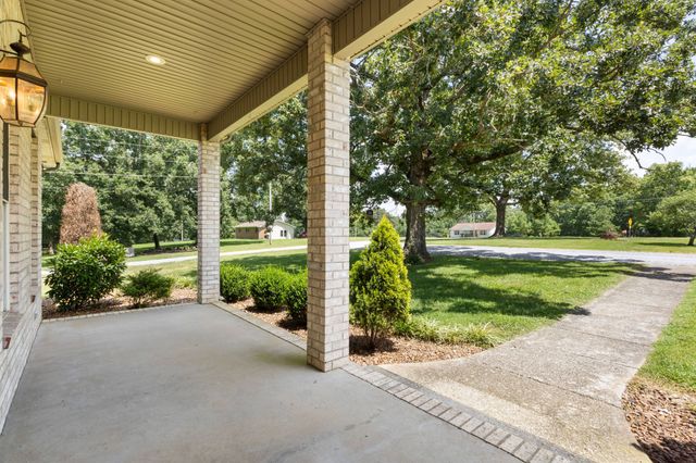 1301 Yellow Creek Rd, Dickson, TN 37055