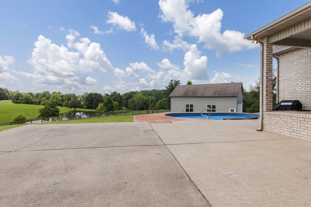 1301 Yellow Creek Rd, Dickson, TN 37055