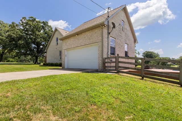1301 Yellow Creek Rd, Dickson, TN 37055