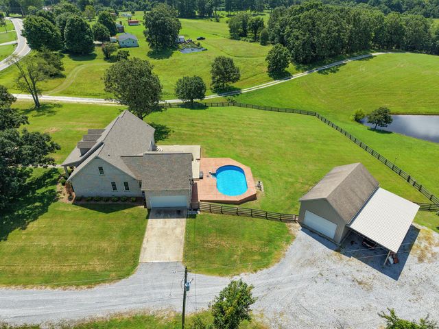 1301 Yellow Creek Rd, Dickson, TN 37055