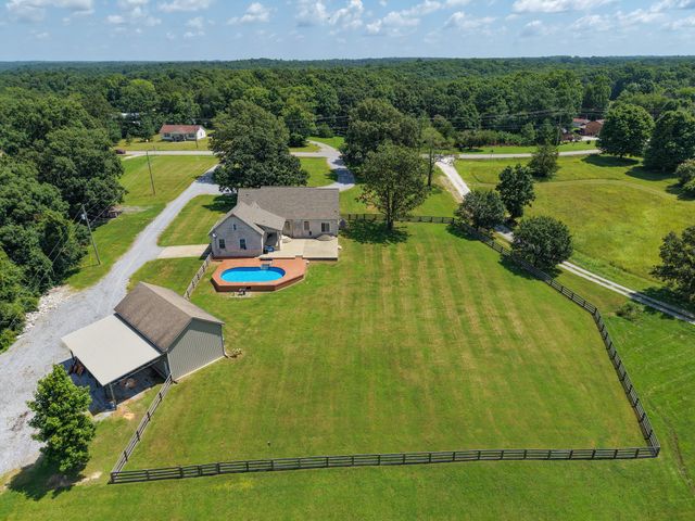 1301 Yellow Creek Rd, Dickson, TN 37055