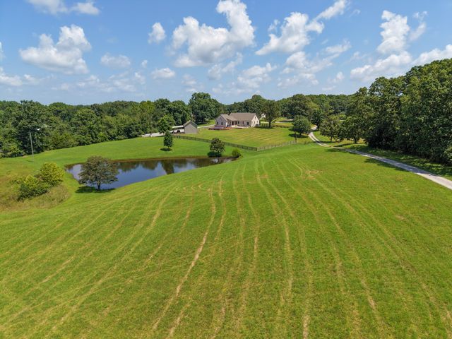 1301 Yellow Creek Rd, Dickson, TN 37055