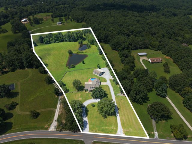 1301 Yellow Creek Rd, Dickson, TN 37055