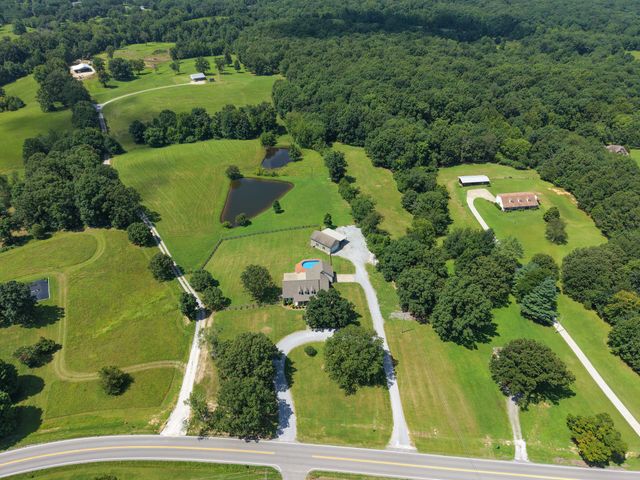 1301 Yellow Creek Rd, Dickson, TN 37055