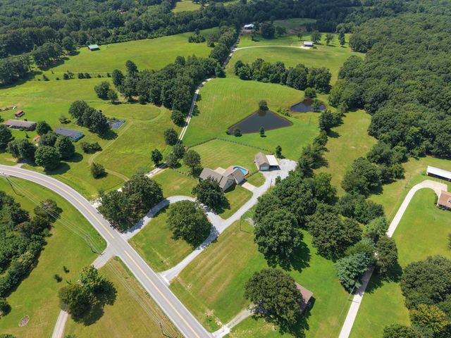 1301 Yellow Creek Rd, Dickson, TN 37055