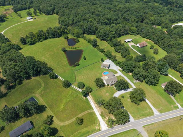 1301 Yellow Creek Rd, Dickson, TN 37055