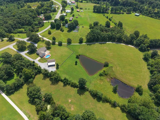 1301 Yellow Creek Rd, Dickson, TN 37055