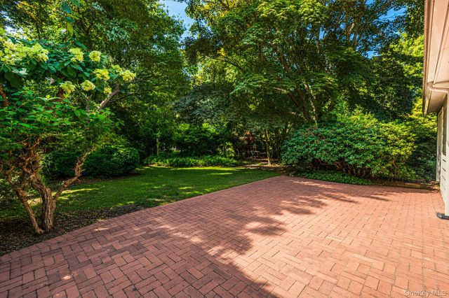 90 Locust Lane, Northport, NY 11768