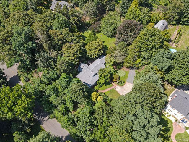 90 Locust Lane, Northport, NY 11768