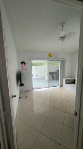 1570 Royal Forest Court, West Palm Beach, FL 33406