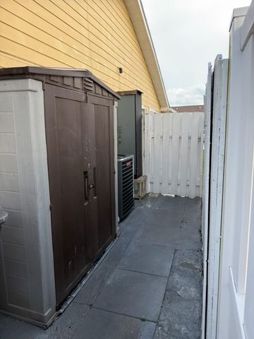 1570 Royal Forest Court, West Palm Beach, FL 33406