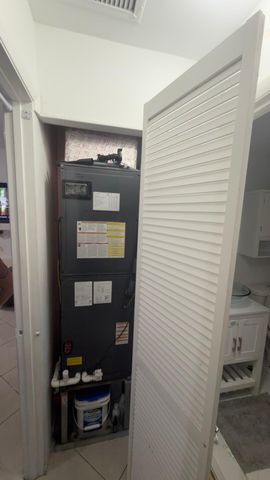 1570 Royal Forest Court, West Palm Beach, FL 33406