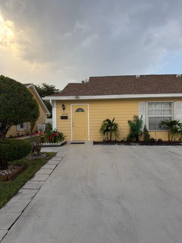 1570 Royal Forest Court, West Palm Beach, FL 33406