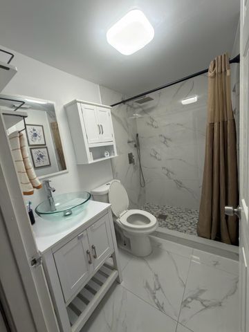 1570 Royal Forest Court, West Palm Beach, FL 33406