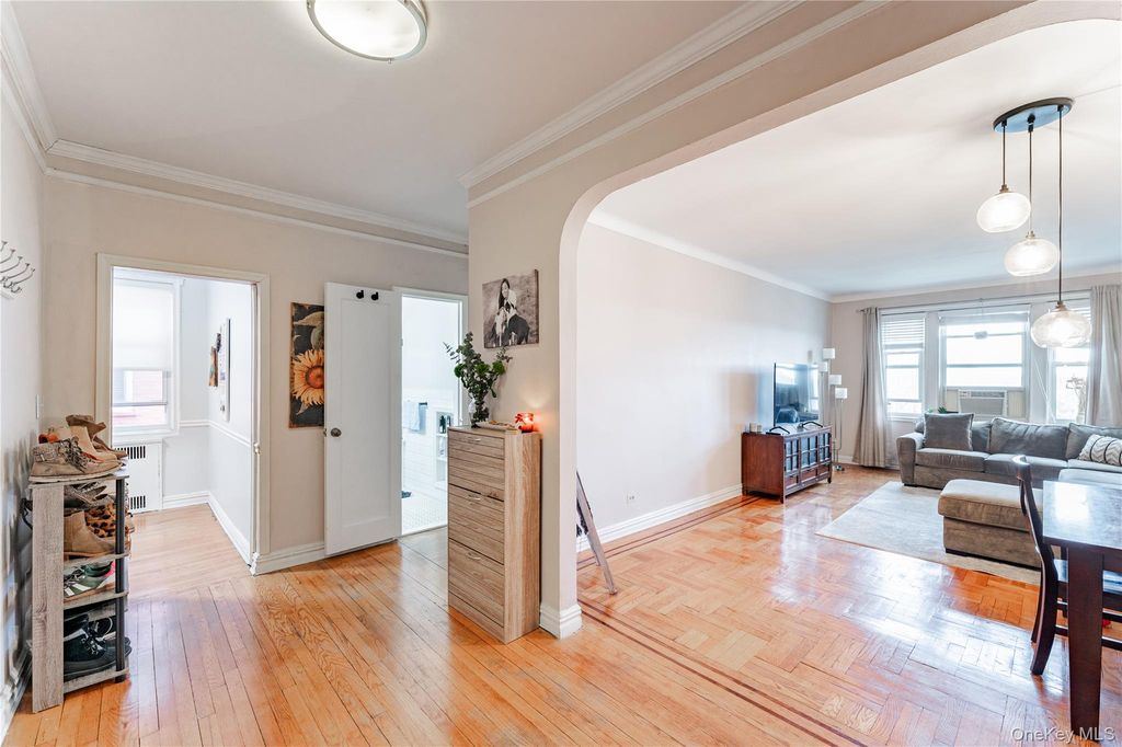 55 Grand Avenue 5A, Rockville Centre, NY 11570