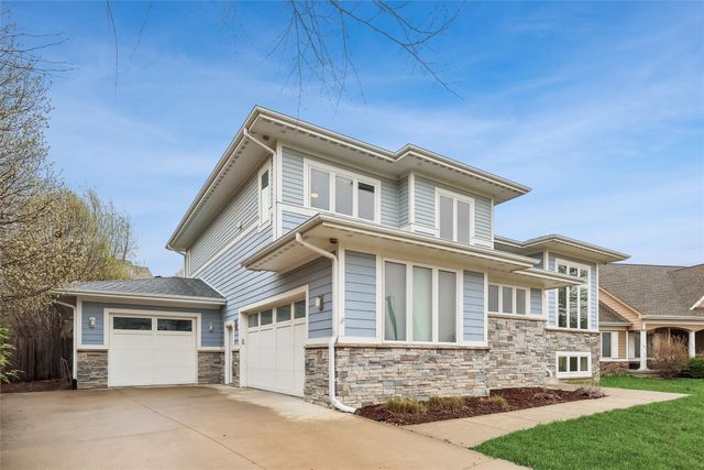 2872 Buena Vista Drive, Clive, IA 50325