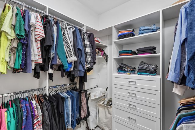 2872 Buena Vista Drive, Clive, IA 50325