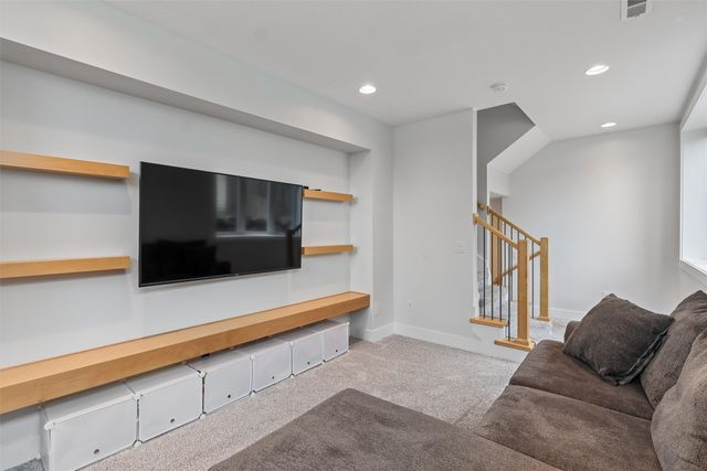 2872 Buena Vista Drive, Clive, IA 50325