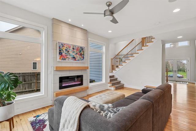 2872 Buena Vista Drive, Clive, IA 50325