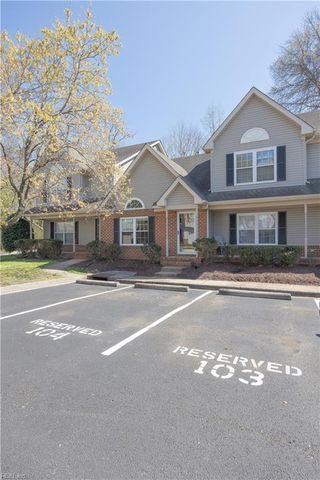 415 S Hill LN, Chesapeake, VA 23322