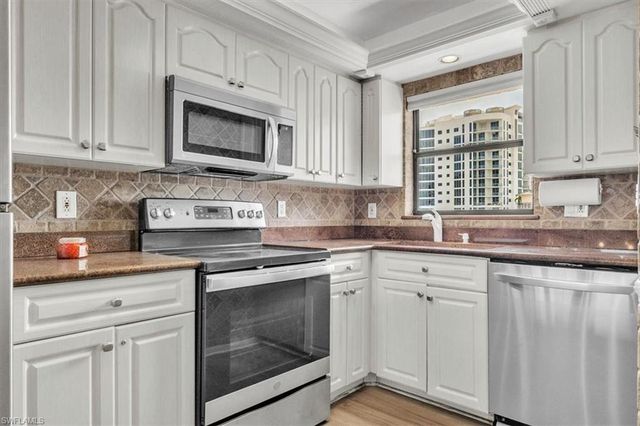 271 Southbay DR 241, Naples, FL 34108