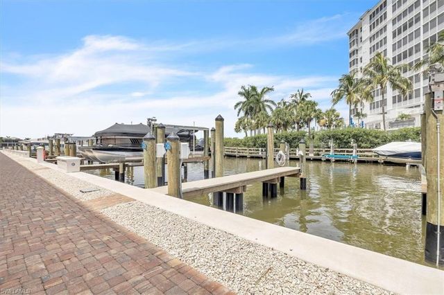 271 Southbay DR 241, Naples, FL 34108