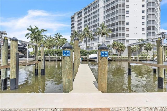 271 Southbay DR 241, Naples, FL 34108