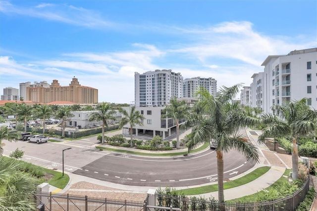 271 Southbay DR 241, Naples, FL 34108