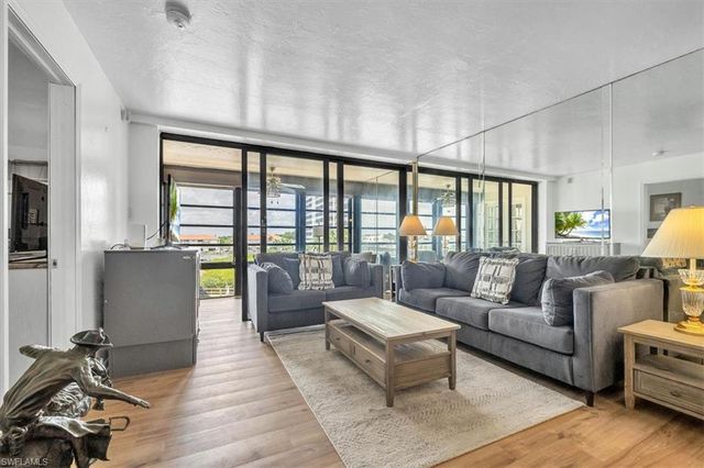 271 Southbay DR 241, Naples, FL 34108