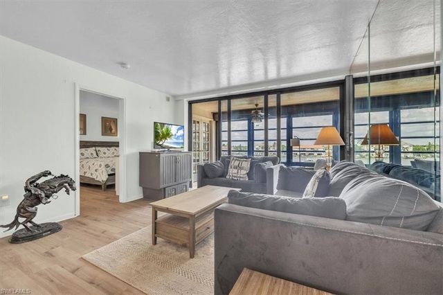 271 Southbay DR 241, Naples, FL 34108