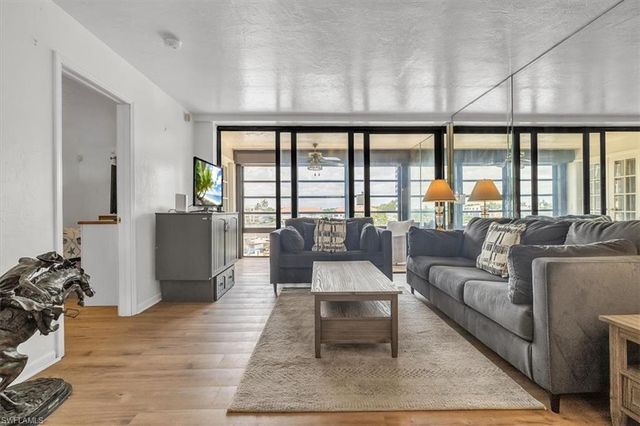 271 Southbay DR 241, Naples, FL 34108