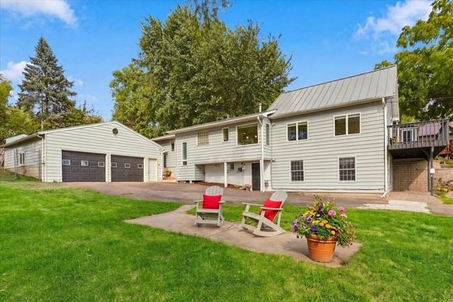 924 Maple Street W, Stillwater, MN 55082