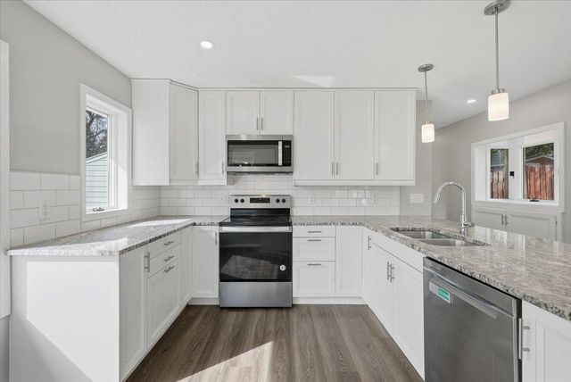 924 Maple Street W, Stillwater, MN 55082