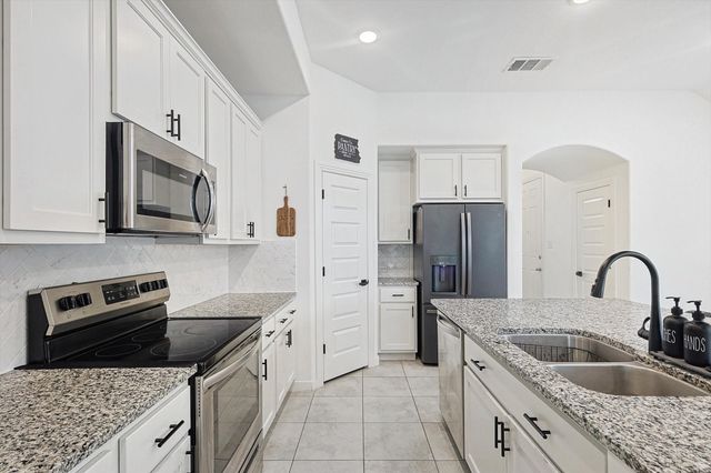 1029 Shire Drive, Aubrey, TX 76227