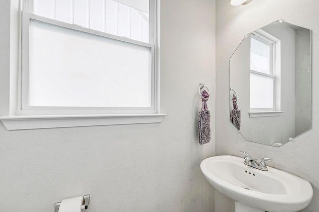 141 Fabion ST, Kyle, TX 78640