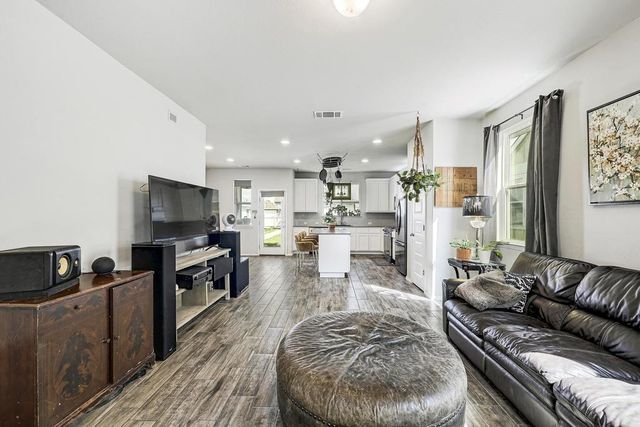 141 Fabion ST, Kyle, TX 78640