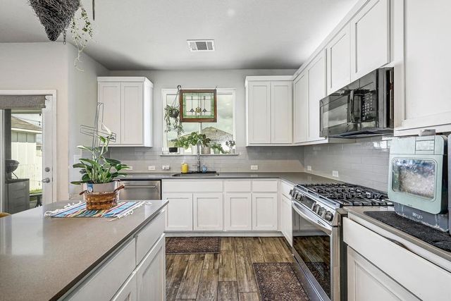 141 Fabion ST, Kyle, TX 78640