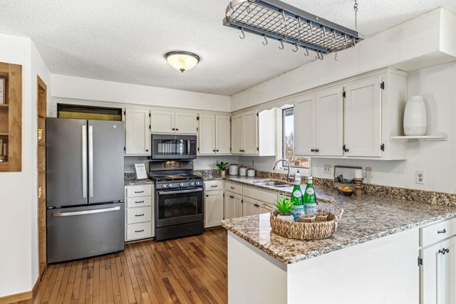 3301 Edgemere Avenue, Saint Anthony, MN 55418