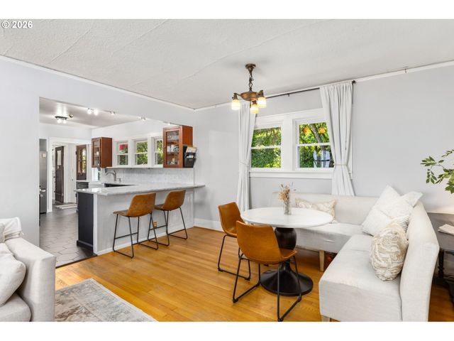 9685 Nw SAINT HELENS Rd, Portland, OR 97231