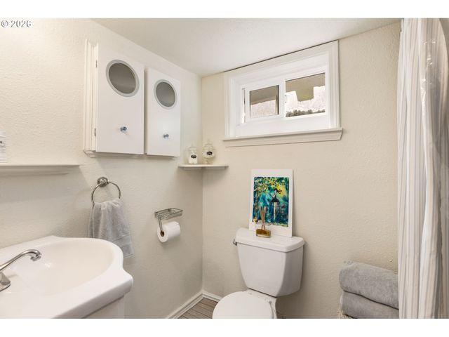 9685 Nw SAINT HELENS Rd, Portland, OR 97231