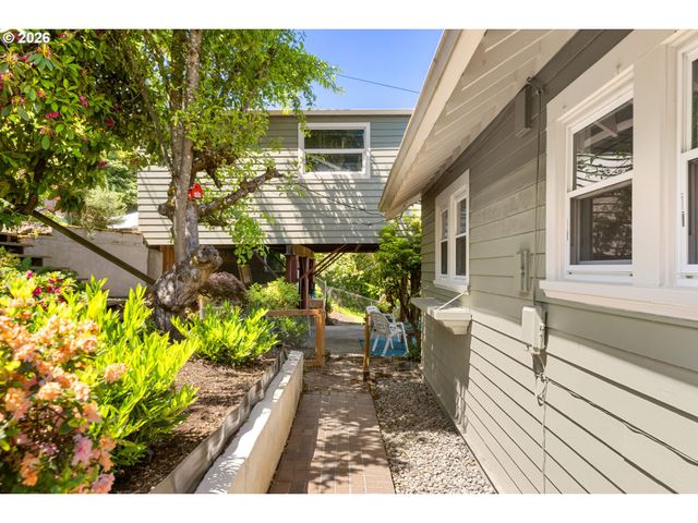 9685 Nw SAINT HELENS Rd, Portland, OR 97231