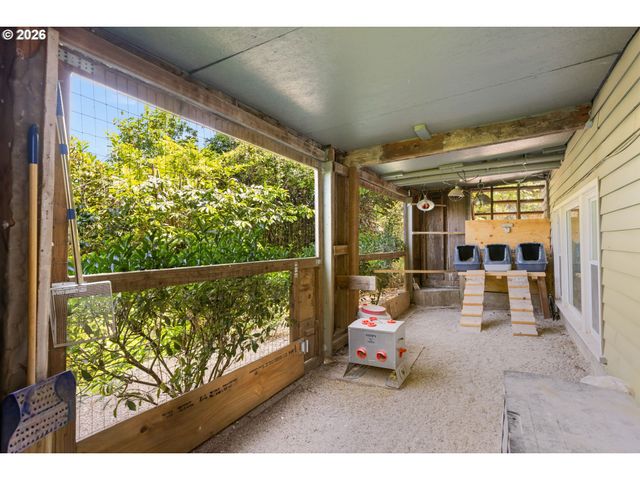 9685 Nw SAINT HELENS Rd, Portland, OR 97231