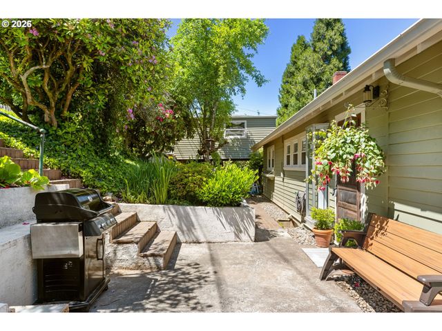 9685 Nw SAINT HELENS Rd, Portland, OR 97231