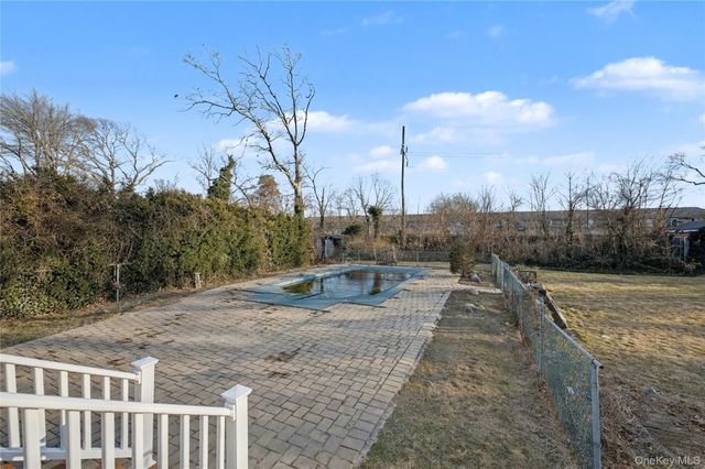 158 Moffitt Boulevard, Islip, NY 11751